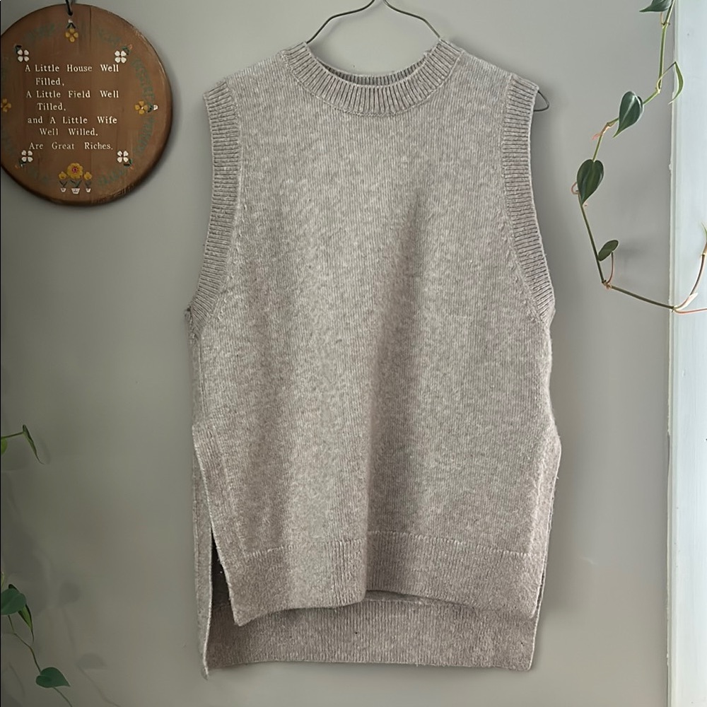 H&M Women's Sleeveless Sweater Vest - Gray